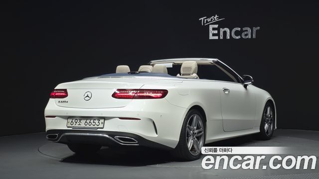 Mercedes-Benz E-Class W213 E220d Cabriolet - фото 1