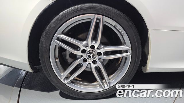 Mercedes-Benz E-Class W213 E220d Cabriolet - фото 4