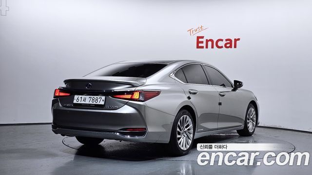 Lexus ES 7-го поколения Luxury Plus - фото 1