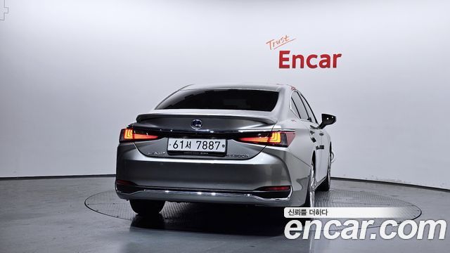 Lexus ES 7-го поколения Luxury Plus - фото 3