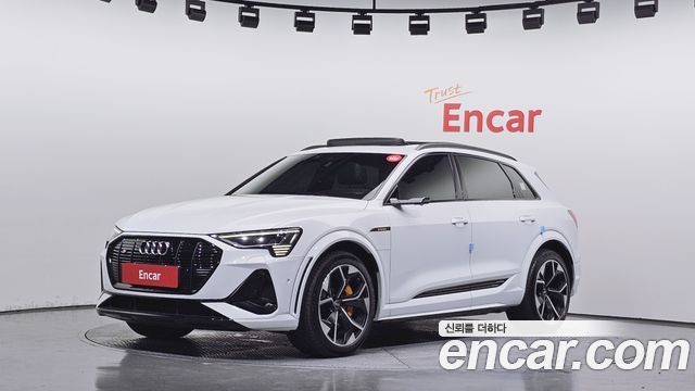 Audi e-tron S - фото 0