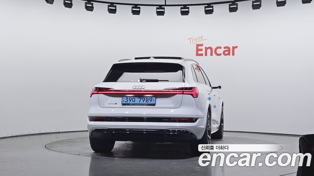 Audi e-tron S - фото 3