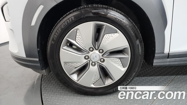 Hyundai Kona Premium - фото 4