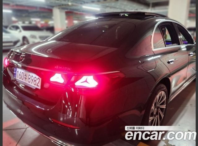 Mercedes-Benz E-Class W214 E300 4MATIC Exclusive - фото 1