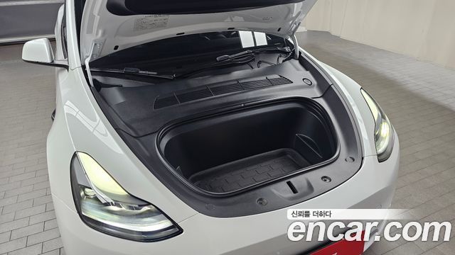 Tesla Model Y Long Range AWD - фото 4
