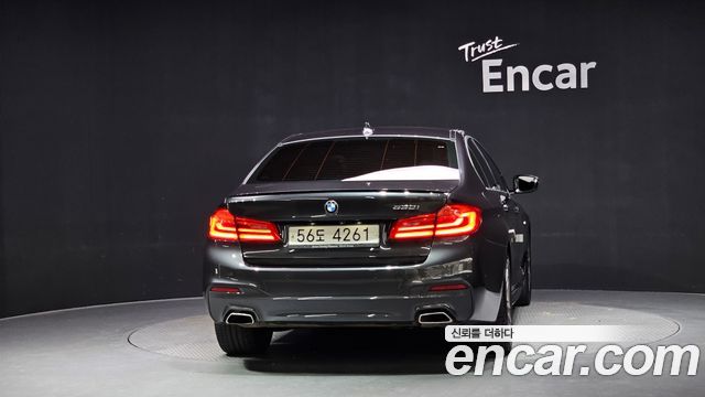 BMW 5-Series G30 530i M Sport Package Plus - фото 3