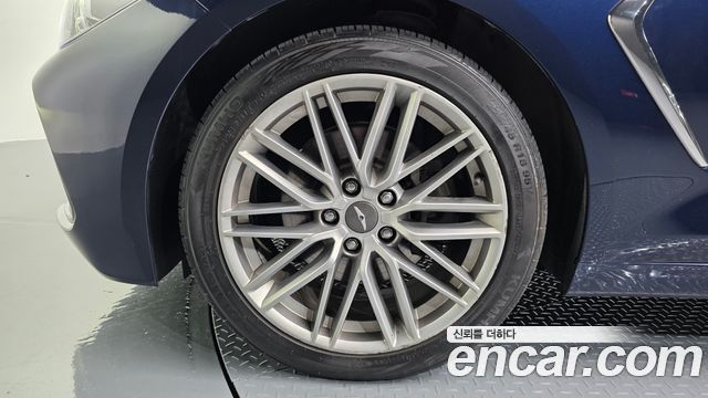 Genesis G70 2.0T Elite - фото 4