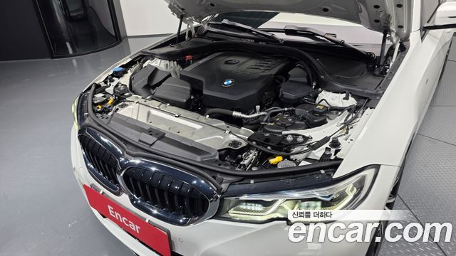 BMW 3-Series G20 320i Touring M Sports - фото 4