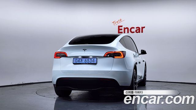 Tesla Model Y RWD - фото 3