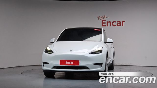 Tesla Model Y RWD - фото 1