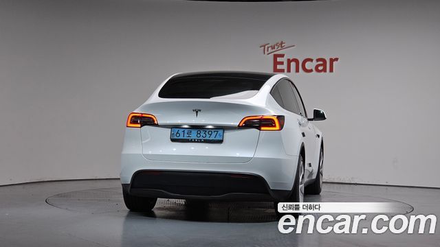 Tesla Model Y RWD - фото 2