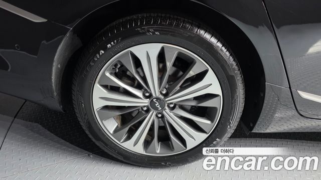 Kia K8 гибрид Noblesse - фото 4