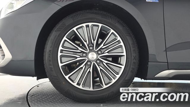 Hyundai Grandeur IG, гибрид Exclusive Special - фото 3