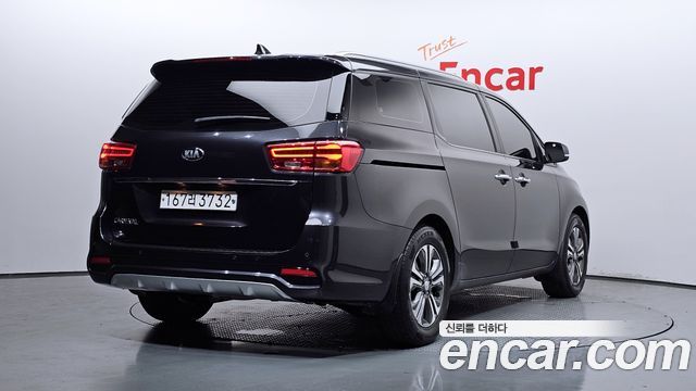 Kia Carnival Новый 9-Seater Luxury - фото 1
