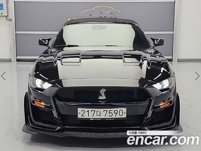 Ford Mustang GT Convertible - фото 0