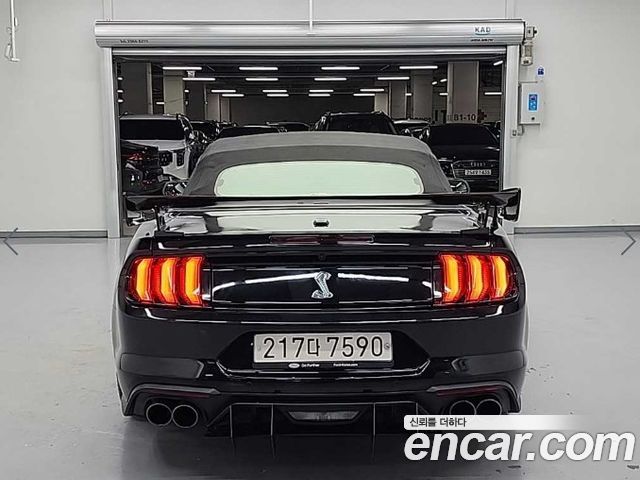 Ford Mustang GT Convertible - фото 2