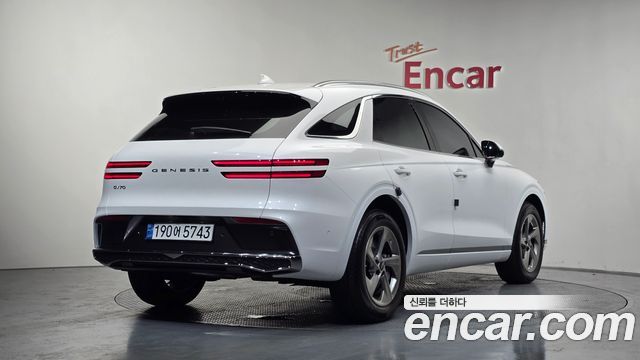 Genesis GV70 2.5T Gasoline 2WD - фото 1