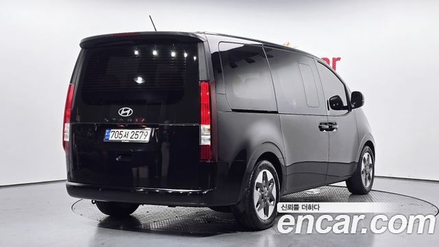 Hyundai Staria Tourer 11-Seater Modern - фото 0