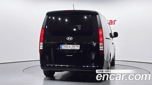 Hyundai Staria Tourer 11-Seater Modern - фото 2