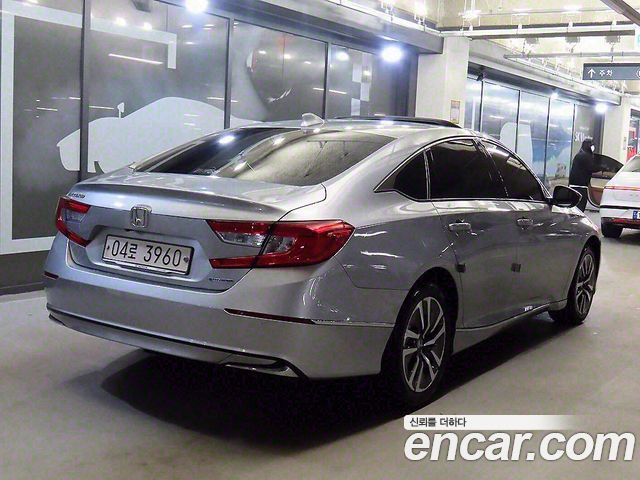 Honda Accord 10-го поколения 2.0 Hybrid EX-L - фото 3