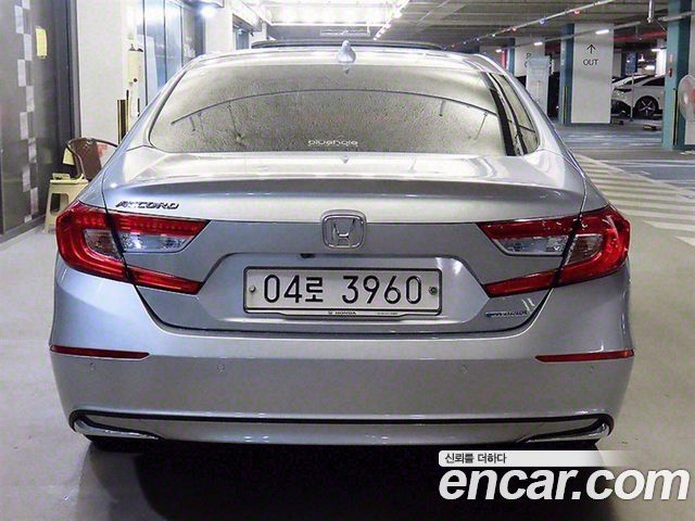 Honda Accord 10-го поколения 2.0 Hybrid EX-L - фото 4