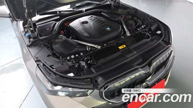 BMW 5-Series G60 550e xDrive M Sport Pro - фото 4