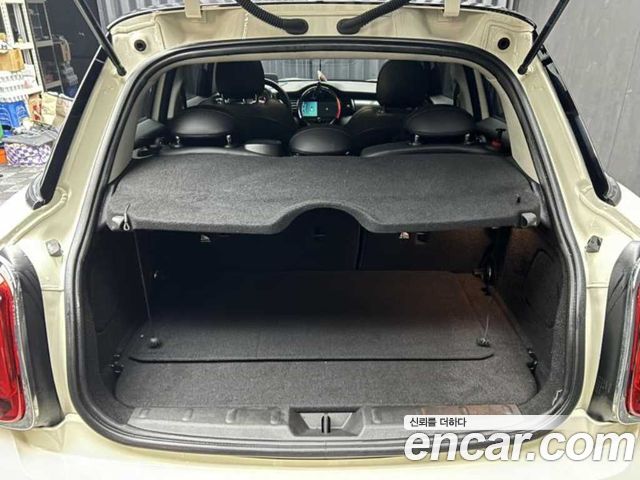 Mini Cooper 5Door Standard 3rd - фото 4
