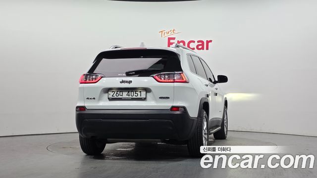 Jeep Cherokee KL 2.4 Longitude High AWD - фото 3