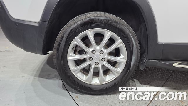 Jeep Cherokee KL 2.4 Longitude High AWD - фото 4