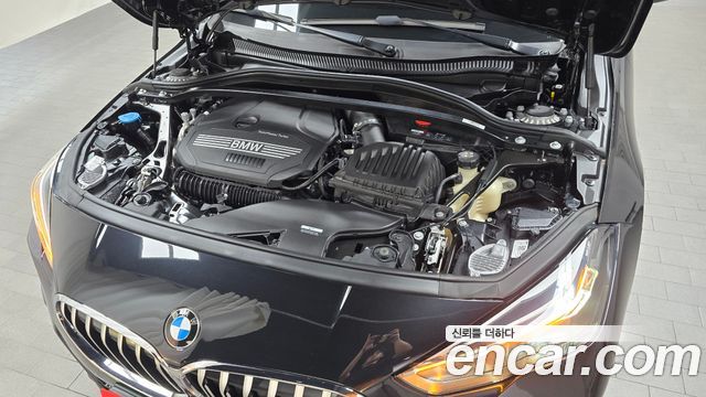 BMW 2 Series Gran Coupe F44 220i M Sports - фото 4