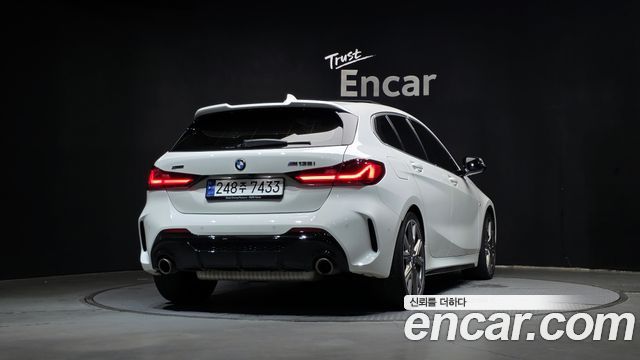BMW 1 Series F40 M135i xDrive - фото 3