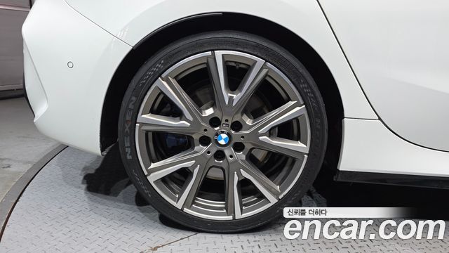 BMW 1 Series F40 M135i xDrive - фото 4