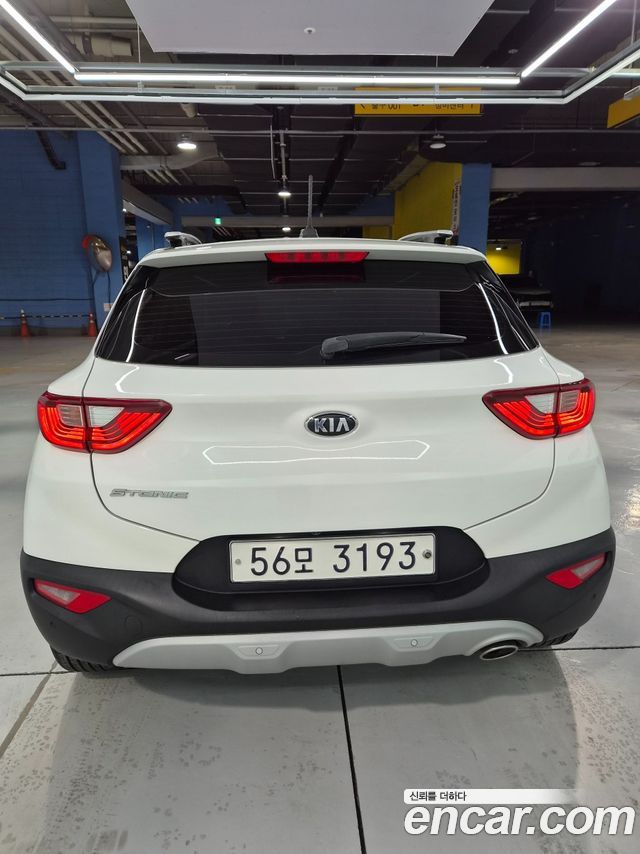 Kia Stonic 1.4 Prestige - фото 2