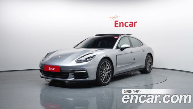 Porsche Panamera 3.0 AWD - фото 0