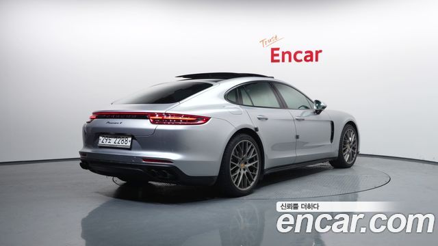 Porsche Panamera 3.0 AWD - фото 1