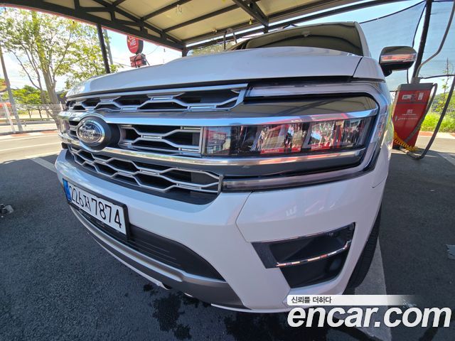 Ford Expedition Platinum 4WD 7Seater - фото 2