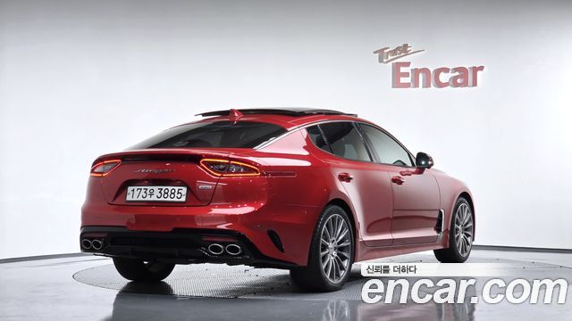 Kia Stinger 2.0 Turbo AWD Platinum - фото 1