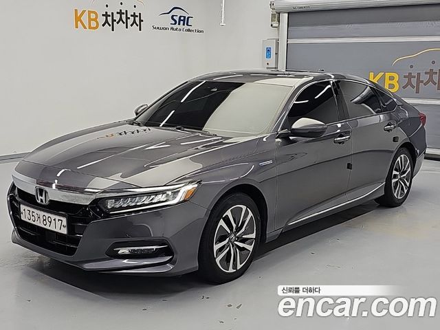 Honda Accord 10-го поколения 2.0 Hybrid Touring - фото 1