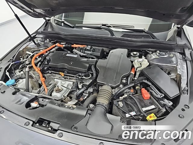 Honda Accord 10-го поколения 2.0 Hybrid Touring - фото 4