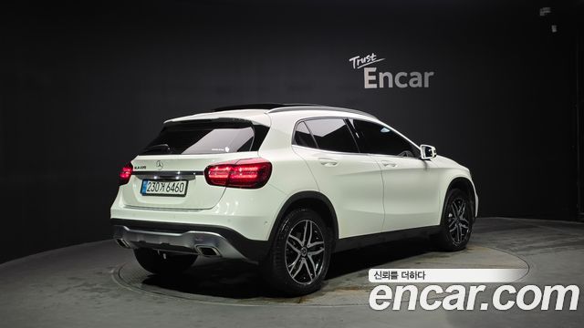 Mercedes-Benz GLA-Class X156 GLA220 Premium - фото 1