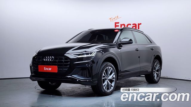 Audi Q8 55 TFSI Quattro Premium - фото 0