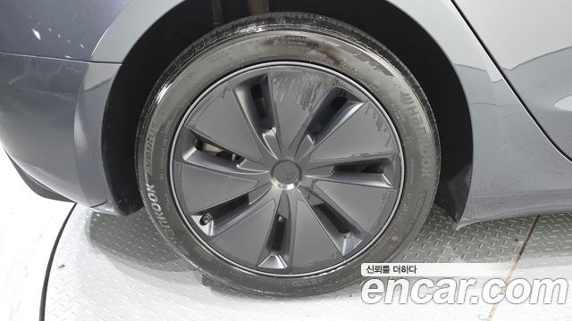 Tesla Model 3 RWD - фото 4