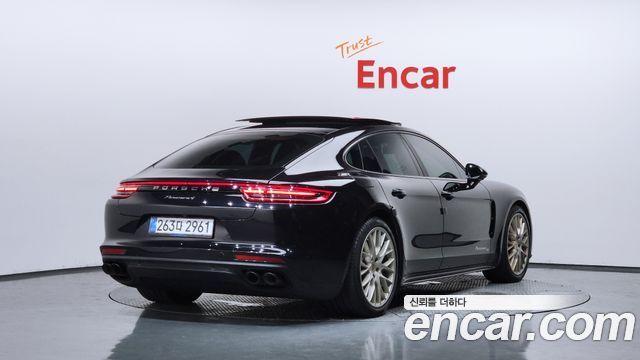 Porsche Panamera 3.0 AWD - фото 1
