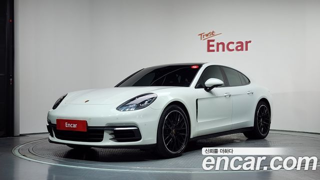 Porsche Panamera 3.0 AWD - фото 0