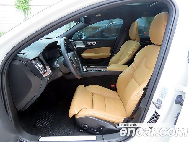 Volvo V60 Cross Country 2-го поколения B5 Pro AWD - фото 4