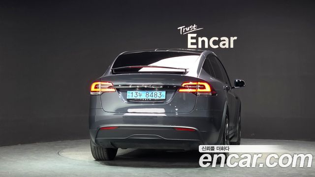 Tesla Model X AWD - фото 3