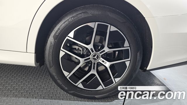 Mercedes-Benz E-Class W214 E200 Avantgarde - фото 4