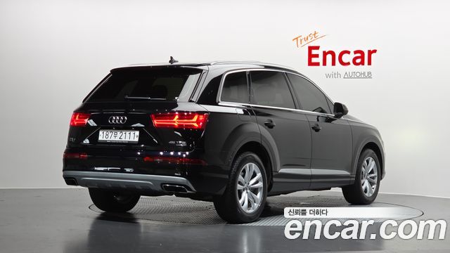 Audi Q7 45 TFSI Quattro - фото 0