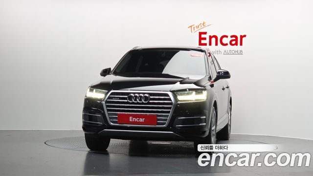 Audi Q7 45 TFSI Quattro - фото 1