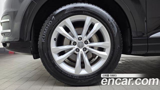 Audi Q7 45 TFSI Quattro - фото 3
